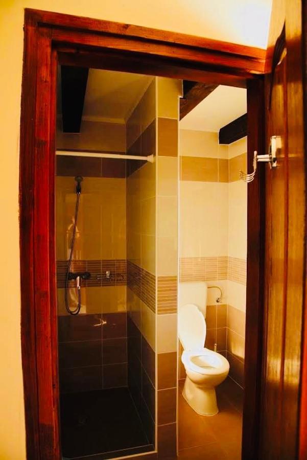 Viktor Vendeghaz Es Apartmanhaz Baktaloranthaza Luaran gambar