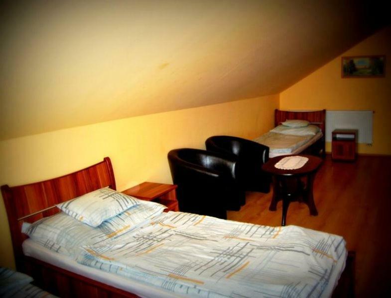 Viktor Vendeghaz Es Apartmanhaz Baktaloranthaza Luaran gambar